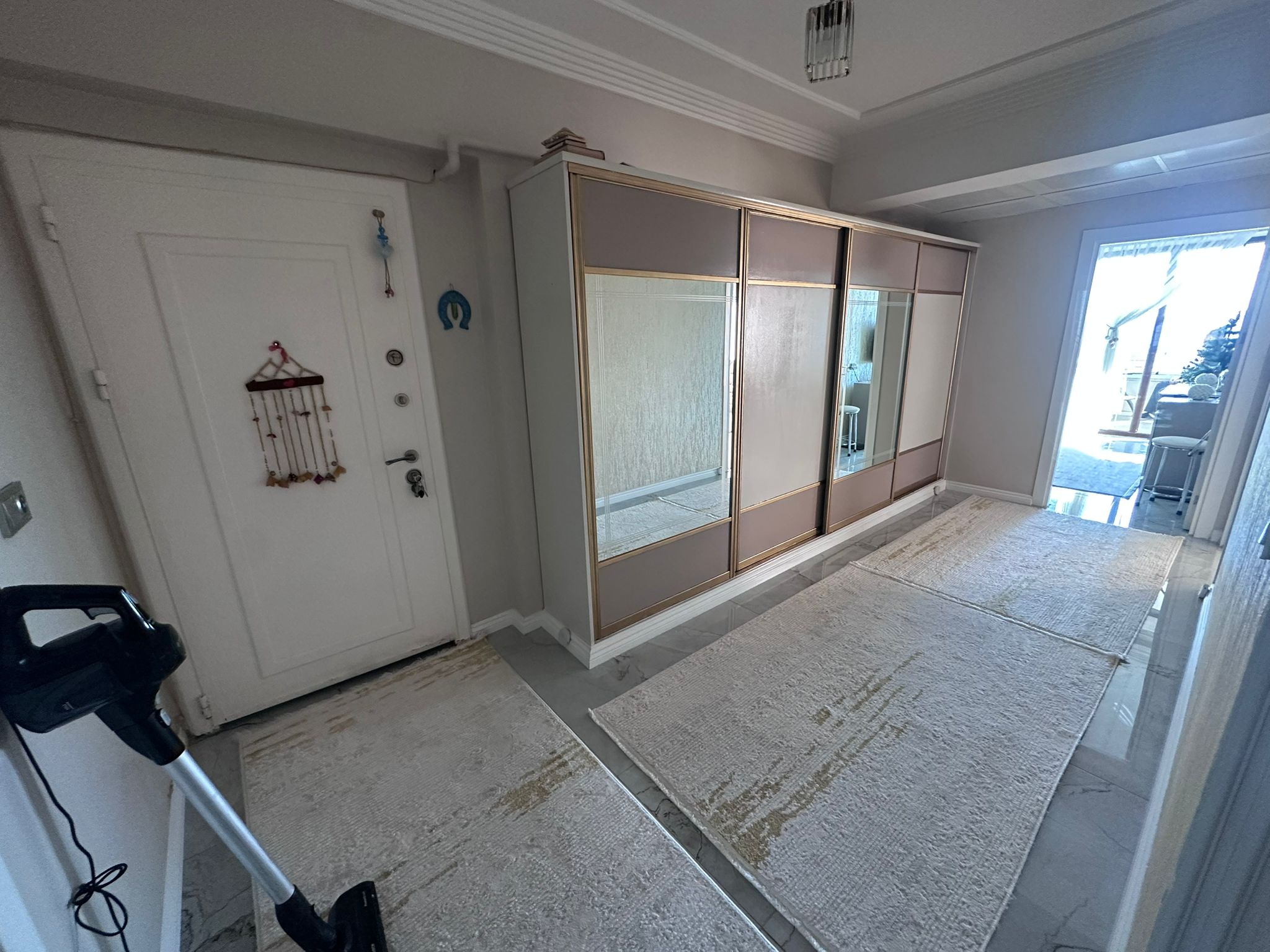 KAYA EMLAK'TAN İÇİ FULL YAPILI SİM KAMER'DE 4+1 SON KAT SATILIK